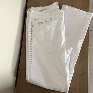 Lucky Brand Womens Sweet Crop White capri with embroidery details. Size 4/27